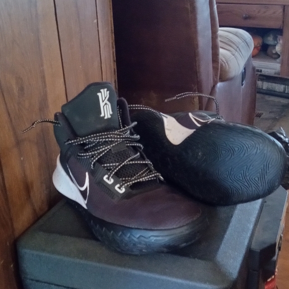 Nice only worn once and didn't fit was wrong size for me - Picture 5 of 8